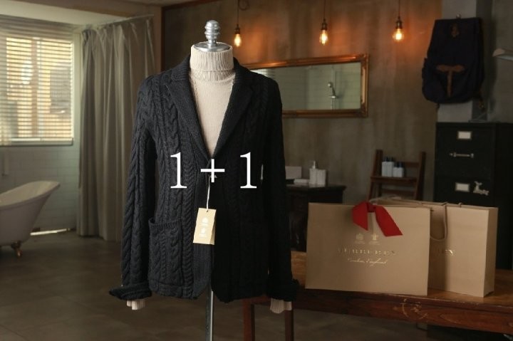 Burberry 프로썸 어페럴 이태리 최상급 가디건