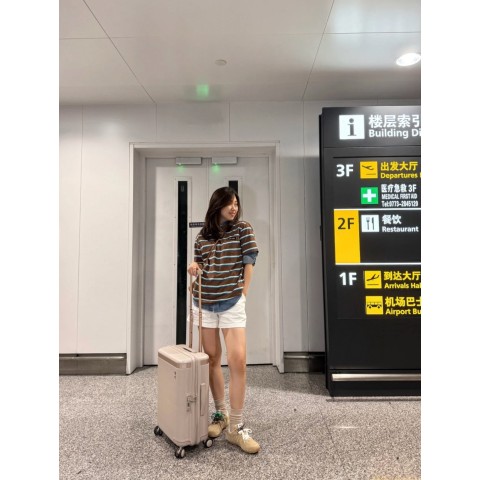 2025 FW 미우미우&뉴발란스530 여성 프리미엄급 스니커즈(매장판)