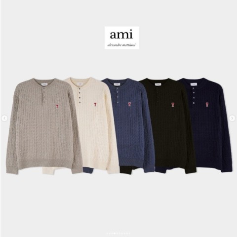 AM 스몰 패치 헨리넥 버튼니트