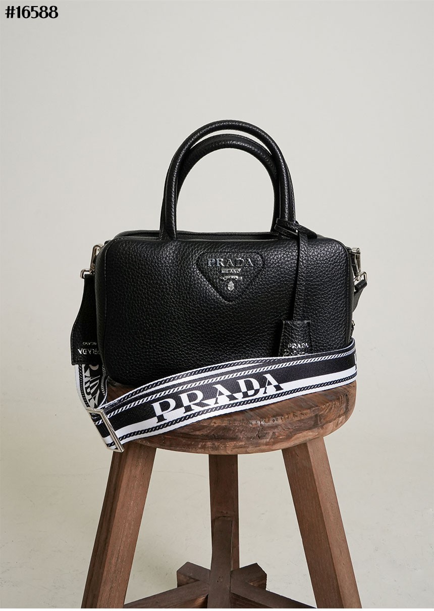 [PRADA] 프라다 레더 탑 핸들 백