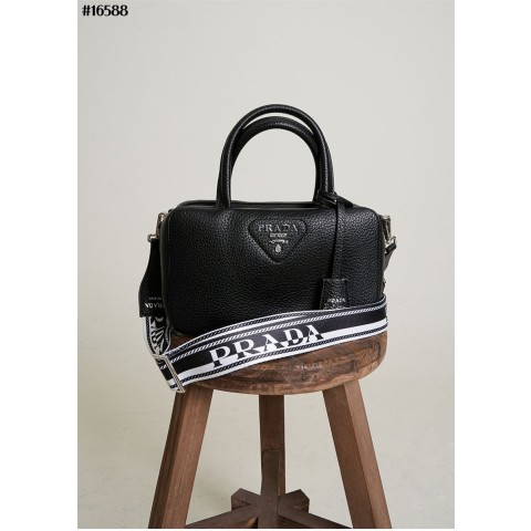 [PRADA] 프라다 레더 탑 핸들 백