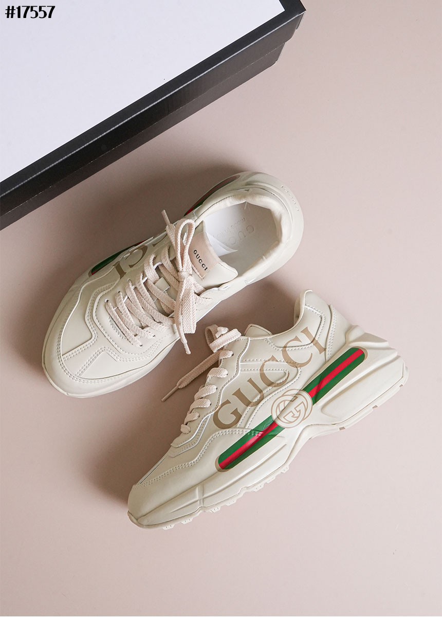 [GUCCI] 구찌 띠 로고 라이톤 레더 스니커즈