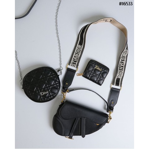 [DIOR] 크리스찬 디올 Saddle 새들 스트랩 백 & Caro 카로 까나쥬 라운드 체인 클러치 백 & Caro 카로 까나쥬 라벤더 반지갑 셋