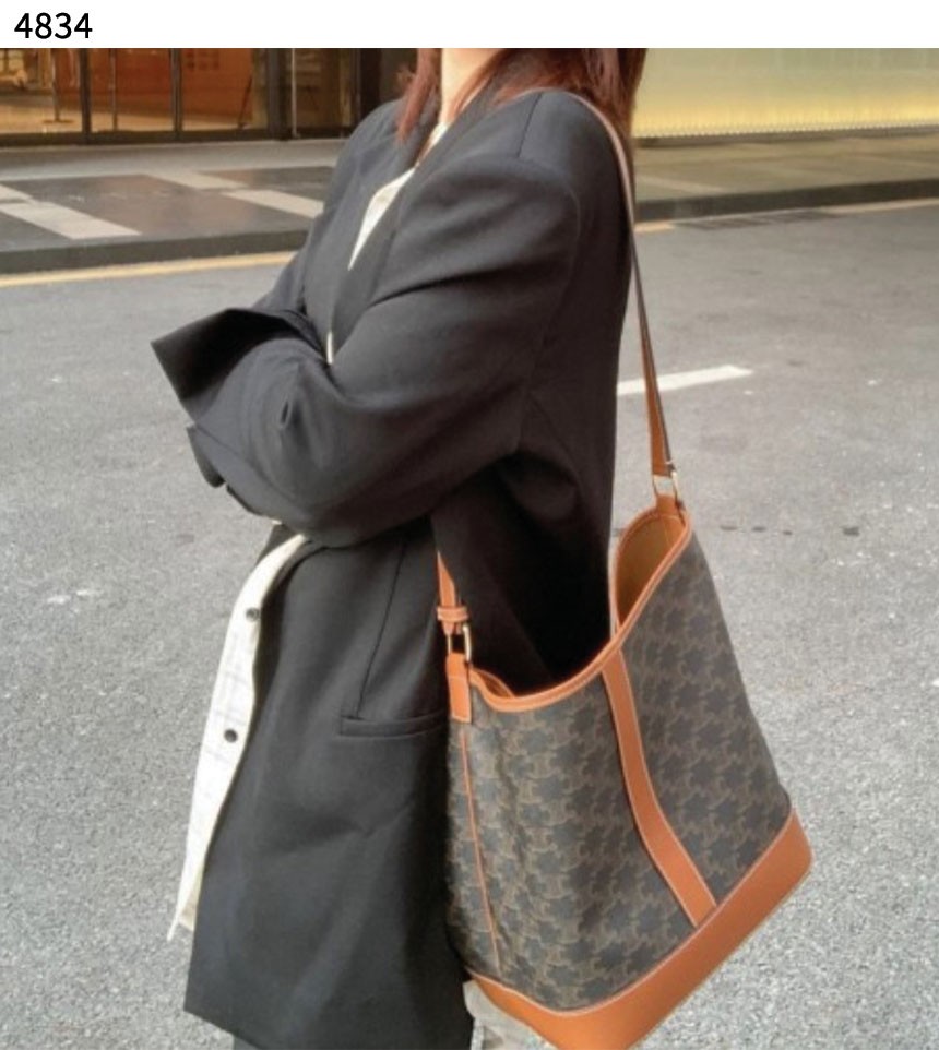 [CELINE] 수입프리미엄급 셀린느 트리옹프 미디엄 버킷