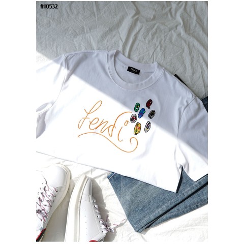 [FENDI] 팬디 수입 남성 노엘 필딩 로고자수 반팔티셔츠