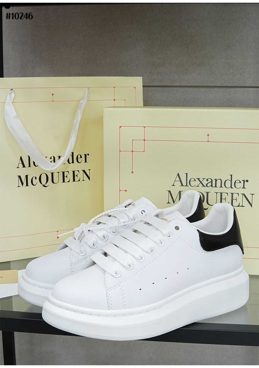 [Alexander McQUEEN] 알렉산더맥퀸 오버솔 스니커즈 화이트 블랙탭
