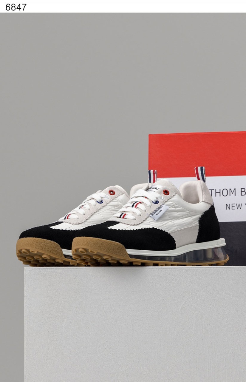 [THOM BROWNE] 수입프리미엄급 남성 TECH RUNNER 스니커즈