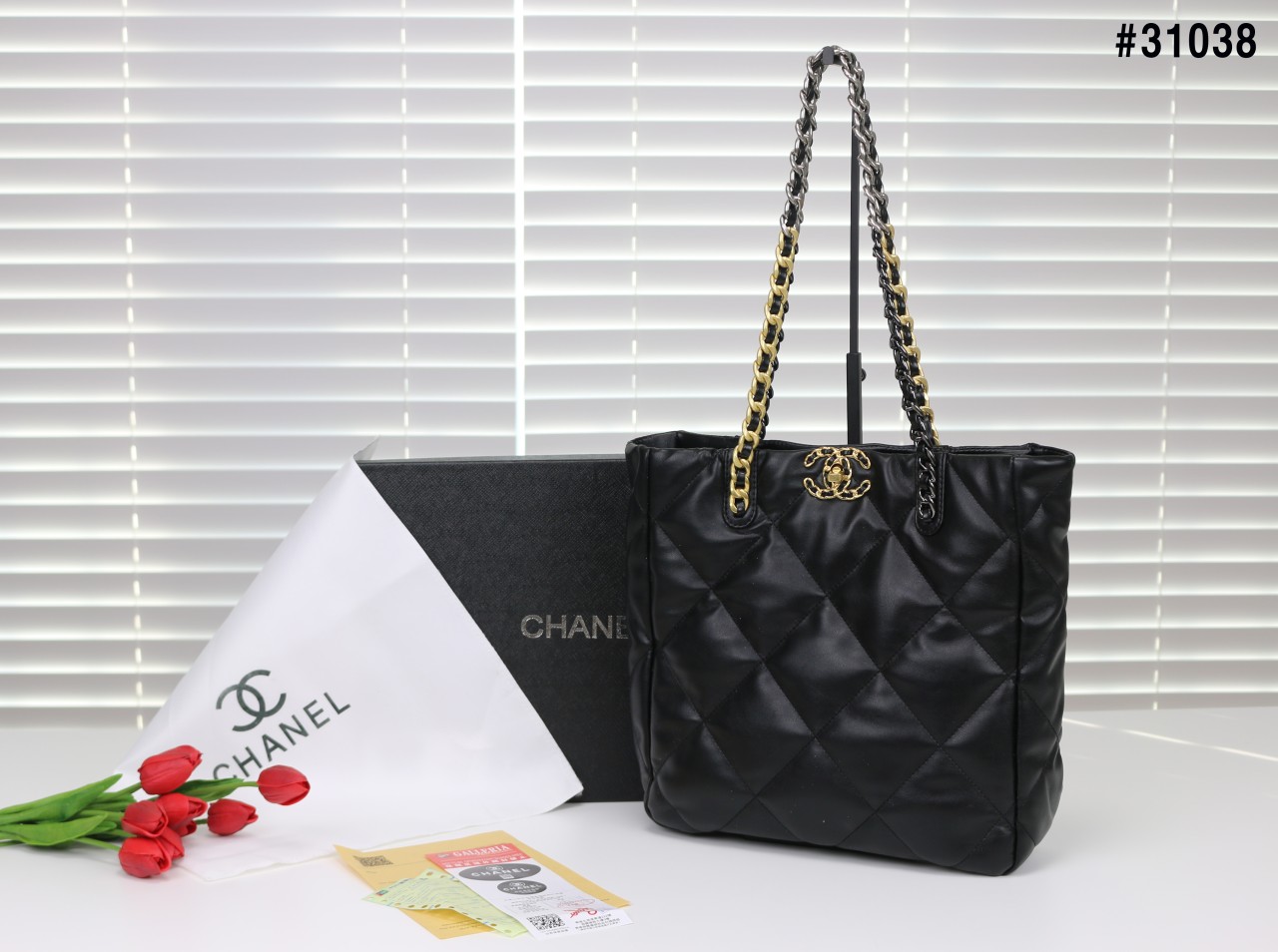 [CHANEL] 샤넬 19 쇼핑백 램스킨