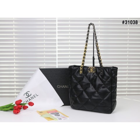 [CHANEL] 샤넬 19 쇼핑백 램스킨