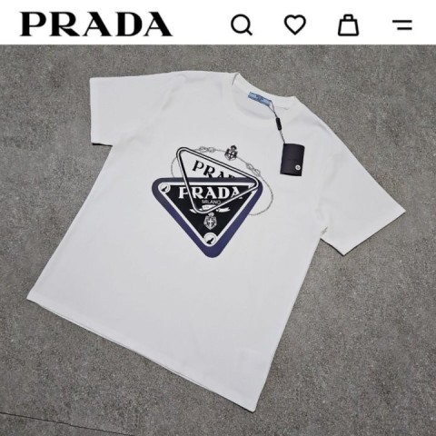 수입 프*다 삼각로고 라운드 티셔츠 남여공용 화이트