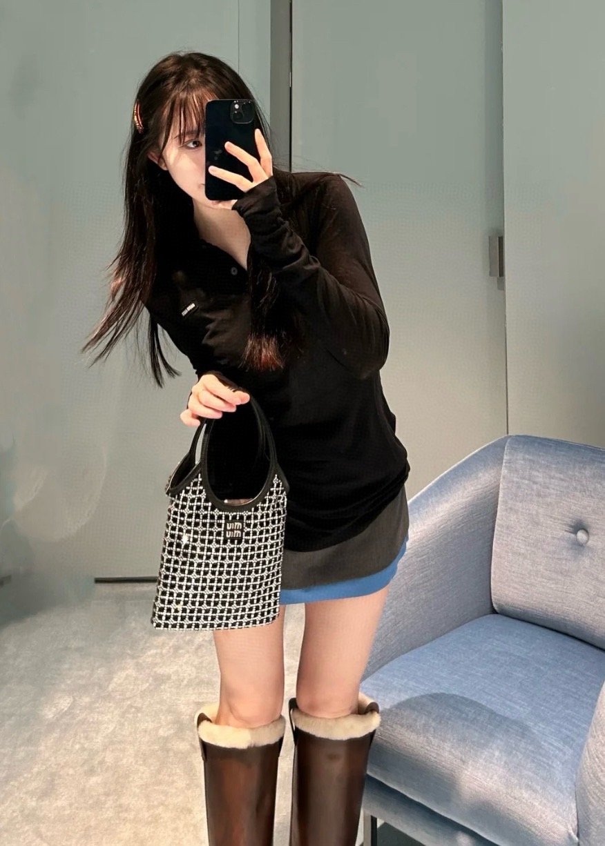 2025 SS 미우미우 여성 프리미엄급 긴팔카라(매장판)