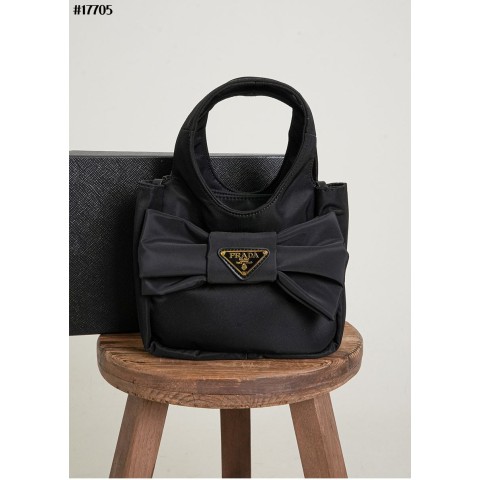 [PRADA] 프라다 패디드 리나일론 미니 백