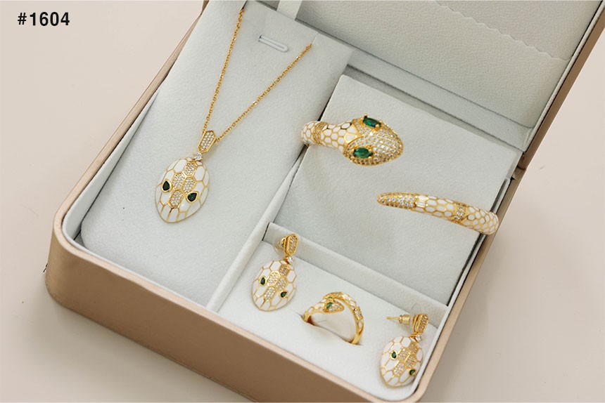 [BVLGARI] 불가리 세르펜티 4종셋 화이트