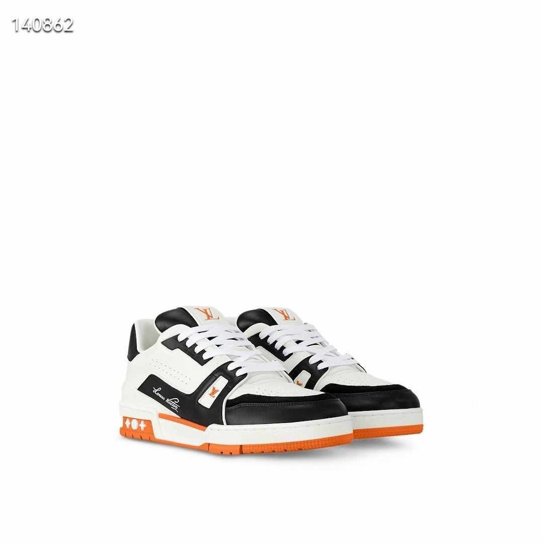 루VVV 트레이너 스니커즈
