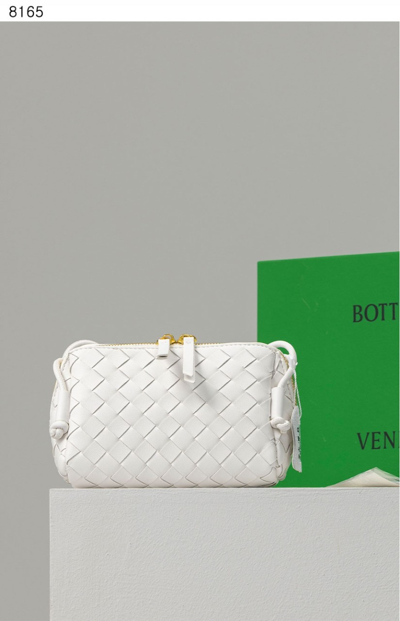 [BOTTEGA VENETA] 수입프리미엄급 인트레치아토 콘서트 파우치