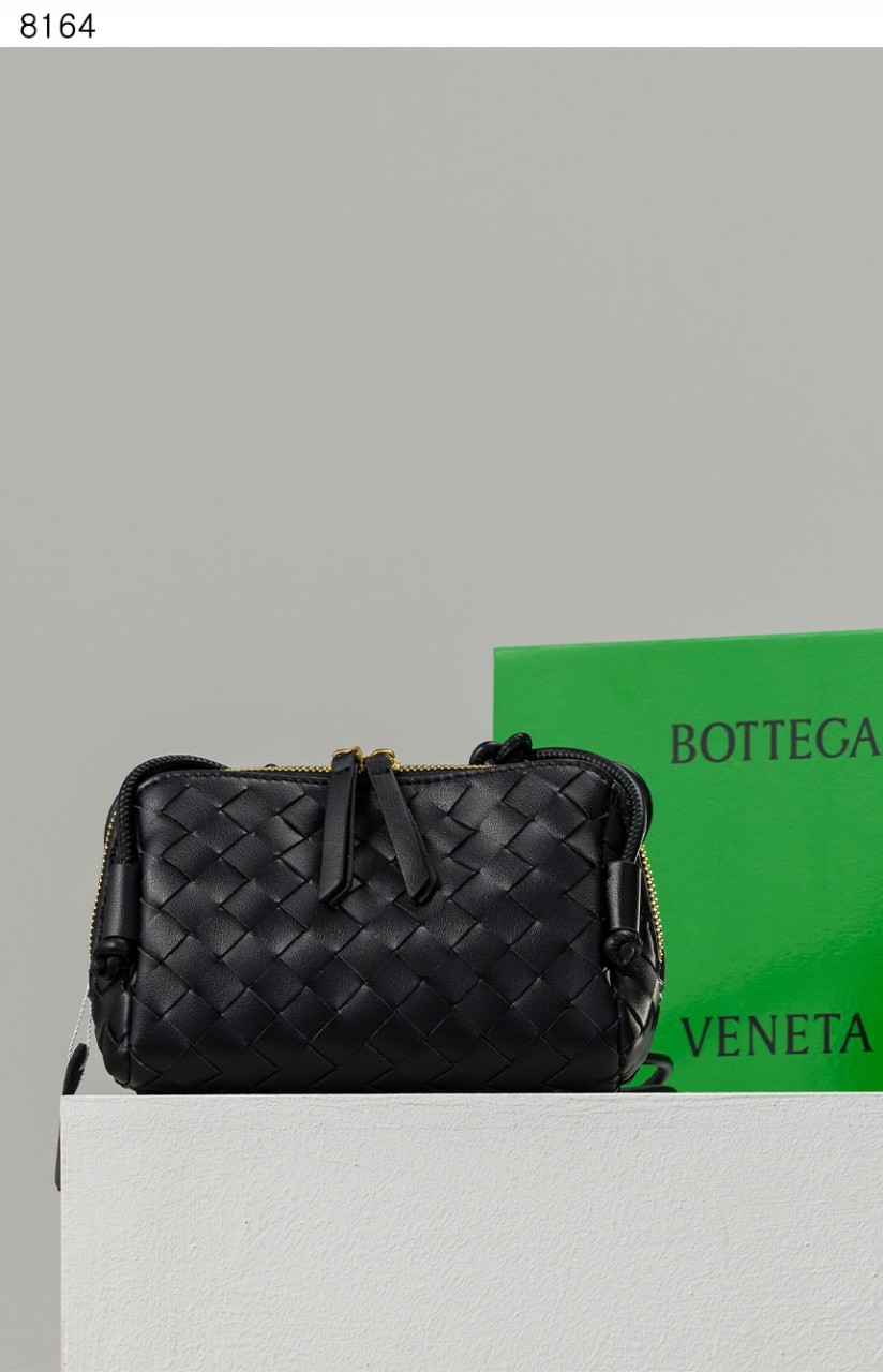 [BOTTEGA VENETA] 수입프리미엄급 인트레치아토 콘서트 파우치