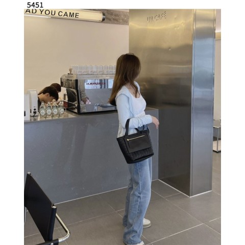 [BOTTEGA VENETA] 수입고급 스몰 플립플랍 토트백
