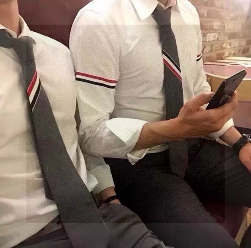 톰 브라운 넥타이