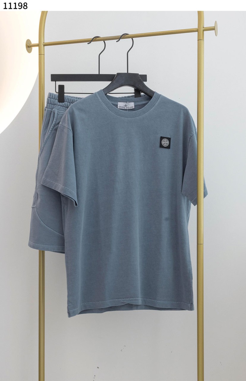 [STONE ISLAND] 스톤아일랜드 수입고급 가먼트다이드 블랙 로고 패치 숏 슬리브 코튼 티셔츠 & 와펜 패치 버뮤다 팬츠 셋