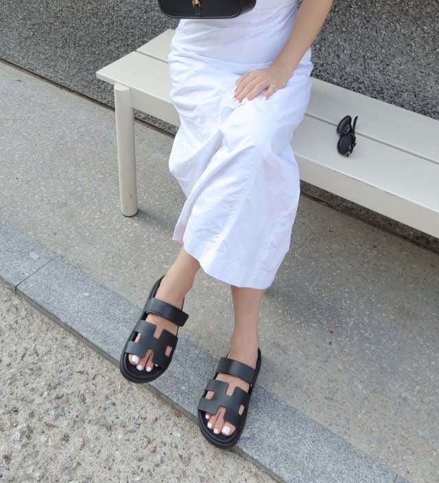 에VVV 시프레 샌들 블랙