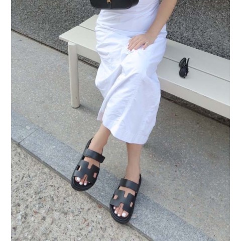 에VVV 시프레 샌들 블랙